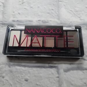 Nanacoco Matte Eyeshadow Palette